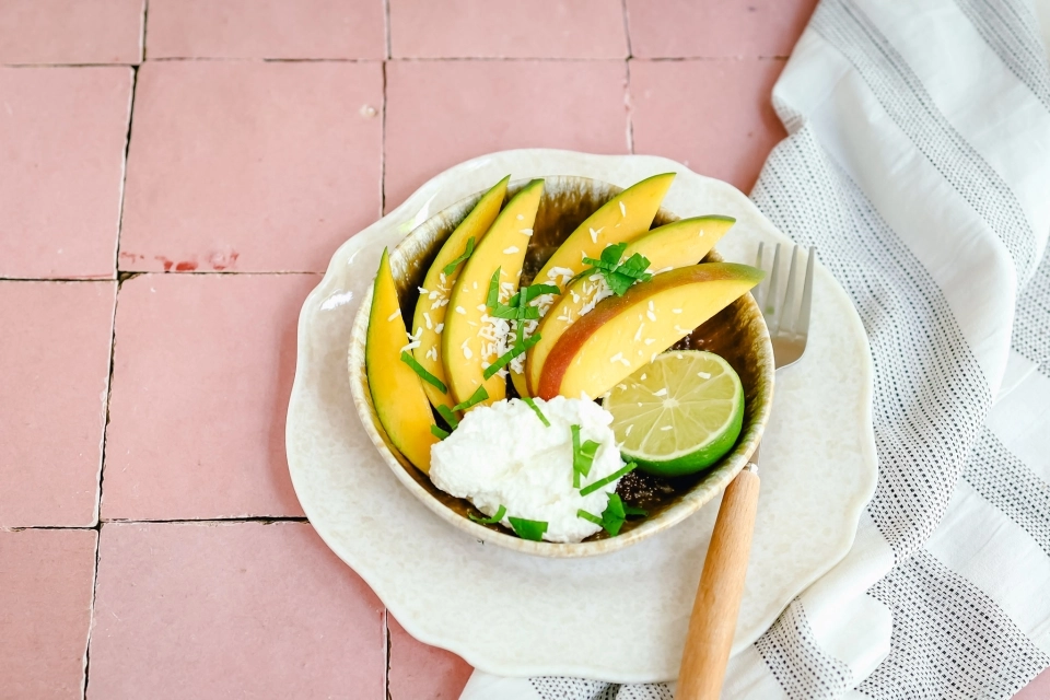 Mango met limoensap & geraspte kokos