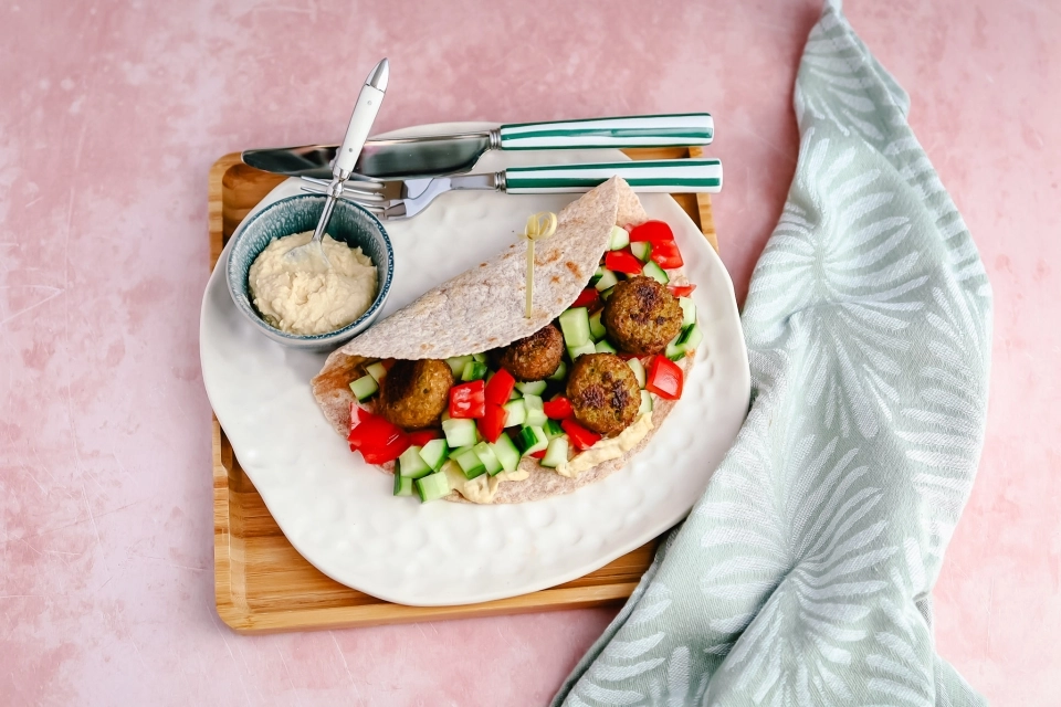Wrap met falafel balletjes