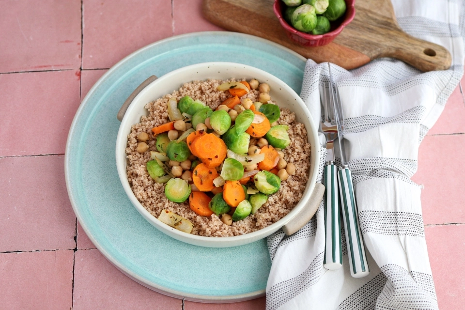 Kikkererwten groentestoofpot met couscous