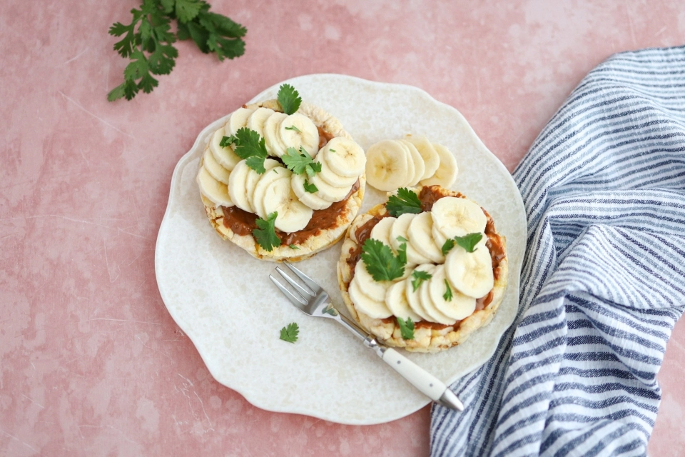 Maïswafels met pindakaas & banaan