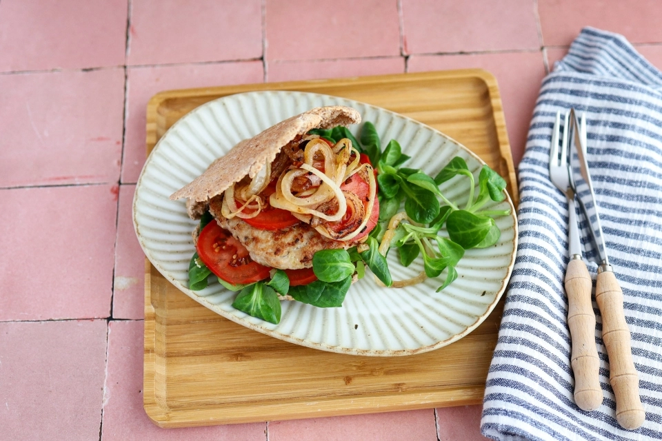 Pitabroodje kipburger