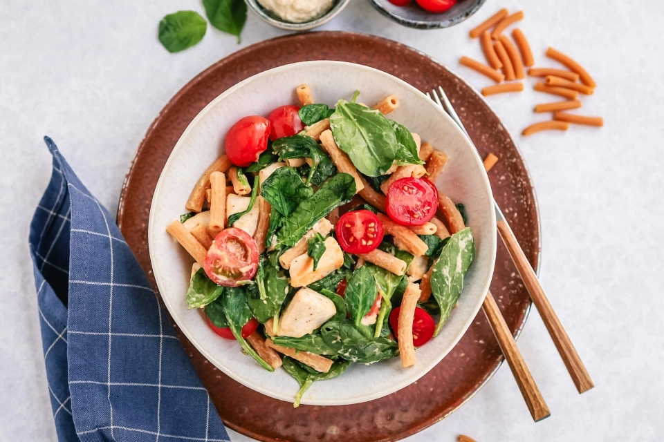 Penne met kip & romige hummus saus