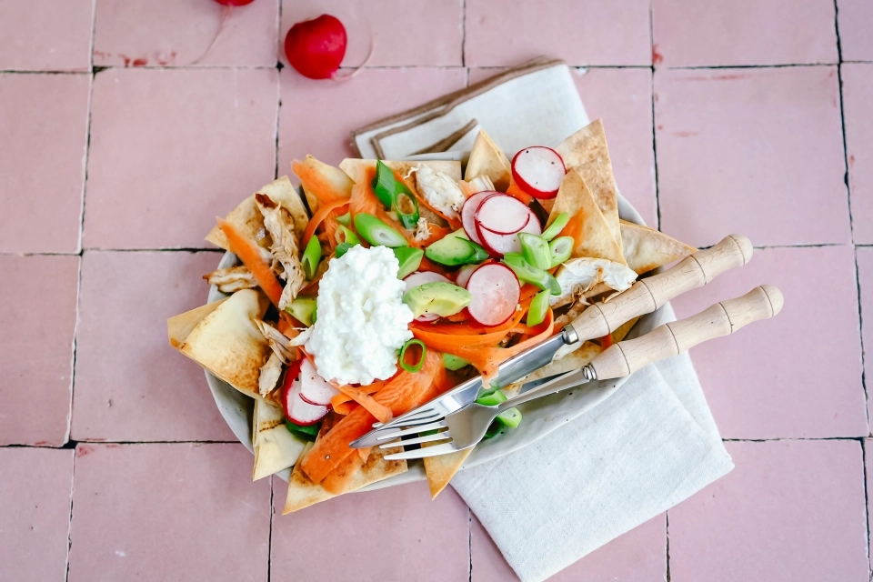 Nacho's van platbrood met pulled chicken