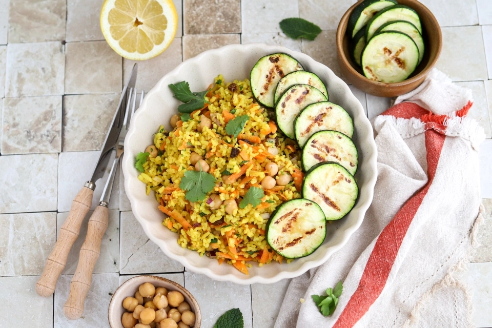 Rijstsalade met gegrilde courgette