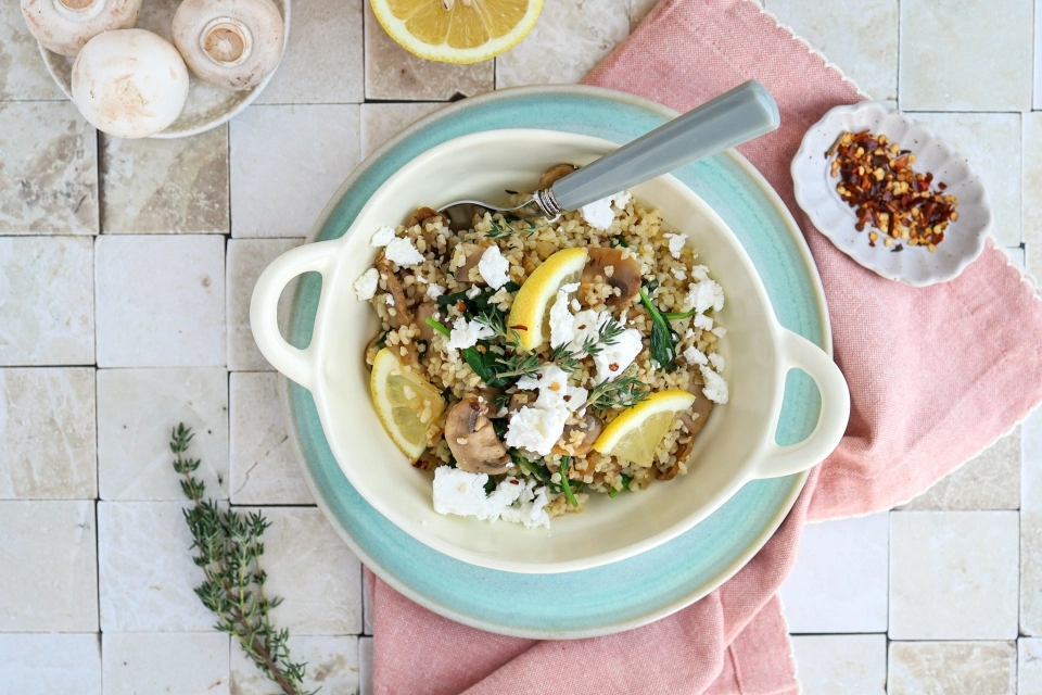 Bulgur met champignons, spinazie & feta