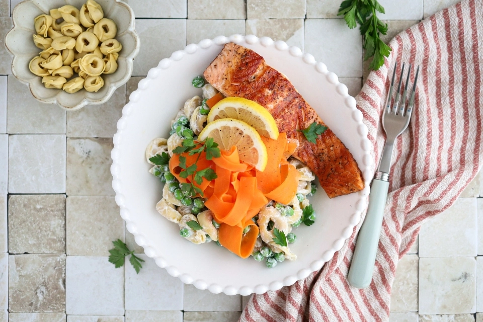 Tortellini met wortellinten & zalm