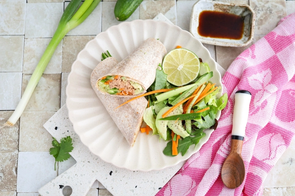 Wrap met pittige tonijnsalade & avocado
