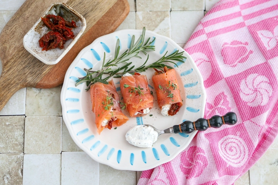 Gerookte zalm rolletjes met ricotta
