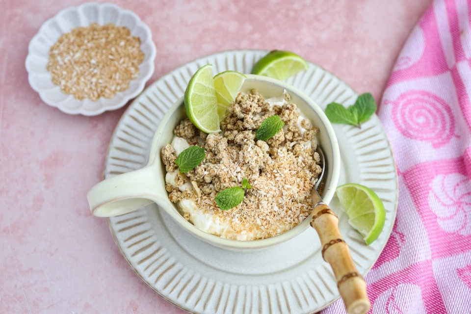 Limoenkwark met muesli & kokos