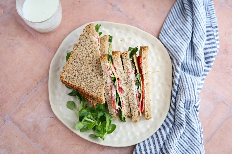Sandwich met kaas & paprika