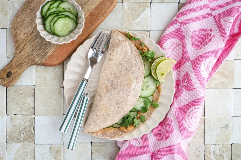 Wrap met pindakaashummus